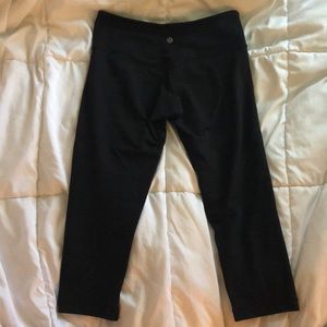 Lululemon athletica black 3/4 legging